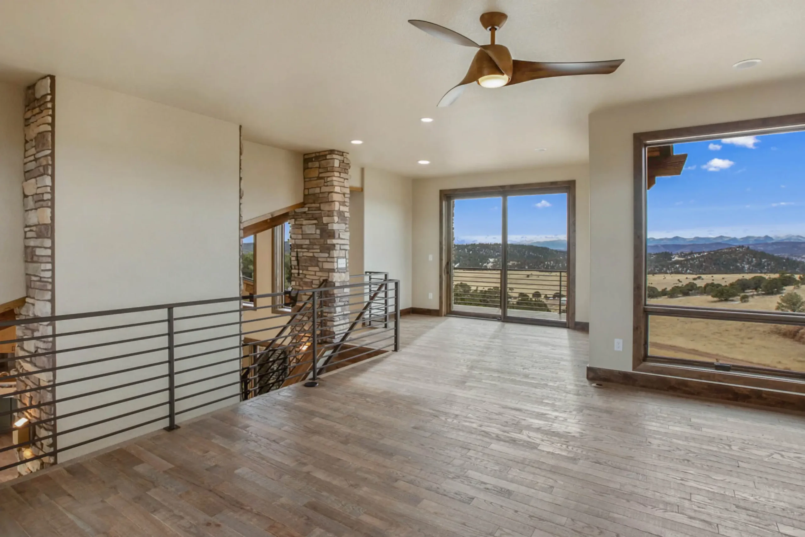 6 Best Bamboo Hangers For Eco Friendly Homes Reviewed - High End Eco Friendly Builders